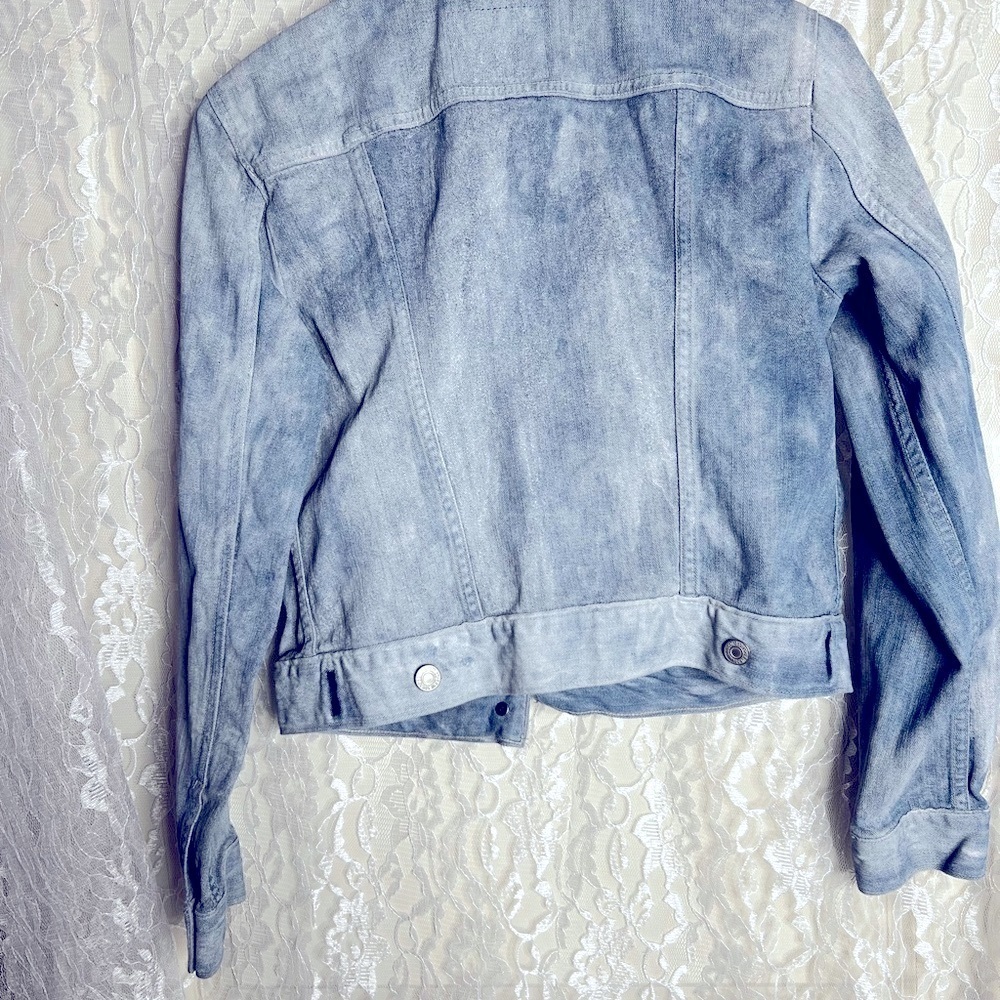 Levi’s Silver Tab Distressed Denim Trucker Jean Jacket - Picture 2 of 5